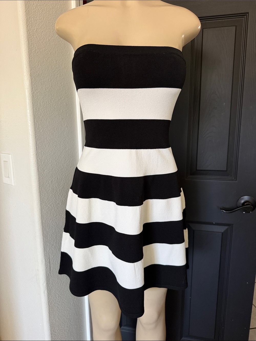 New Bebe size S Black and White Strapless Stripe Dress